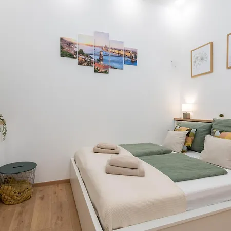 Cozy Vibes K106 By B&z Budapest