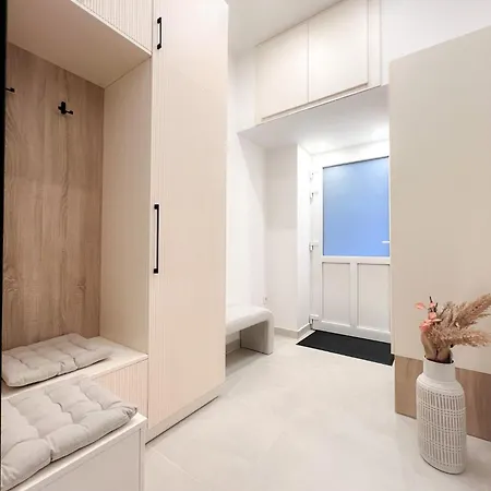 Opera Z39 Apartment
