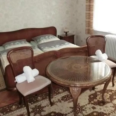 Haus In Mit Grossem Garten Fuer Familien Und Hund Holiday home