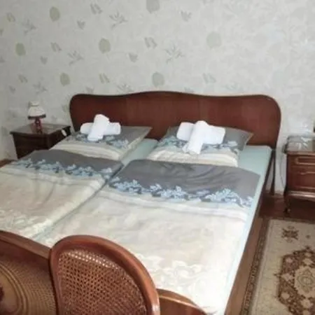 Haus In Mit Grossem Garten Fuer Familien Und Hund * Budapest