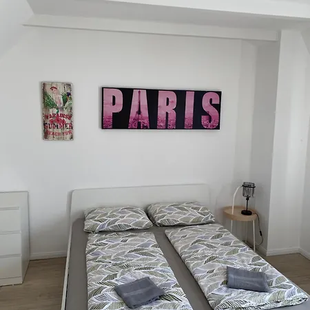 R77 Downtown - Penthouse Apartment *