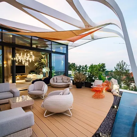 Villa Poets Garden Budapest