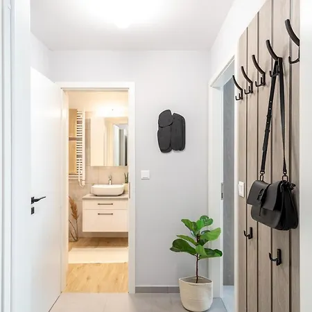 Apartment Buda Side Luxury 3-4-5 *