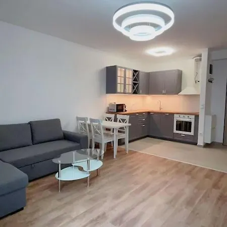 Oktogon With Balcony Apartment Budapest