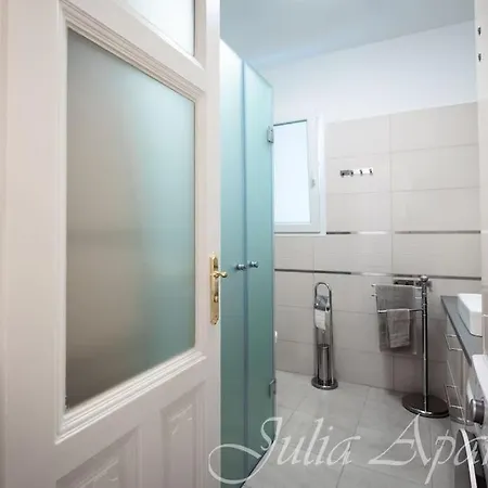 Julia - 2 Bedrooms, 2 Bathrooms, 90 Sqm Apartment *