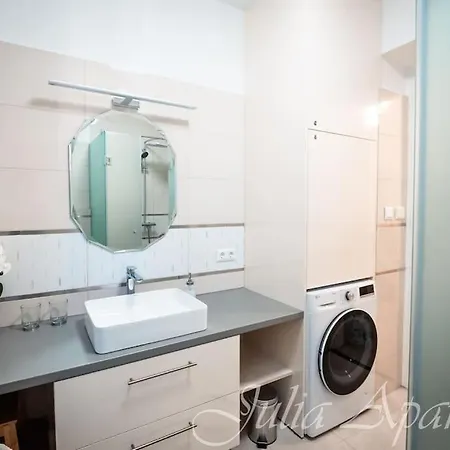 Julia - 2 Bedrooms, 2 Bathrooms, 90 Sqm *