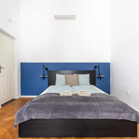 Apartment R61 Rakoczi
