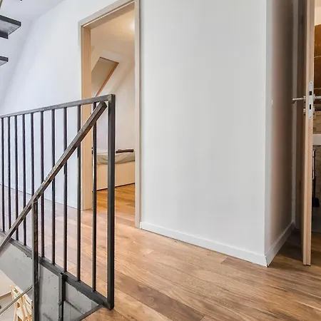 Apartment Upartments