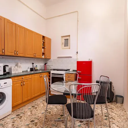 D8 Sphinx Apartment