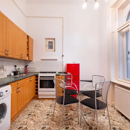 D8 Sphinx Apartment