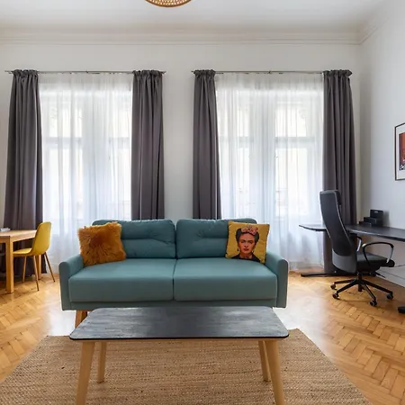 Apartment D8 Sphinx *