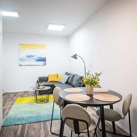 Nefelejcs Apartment *