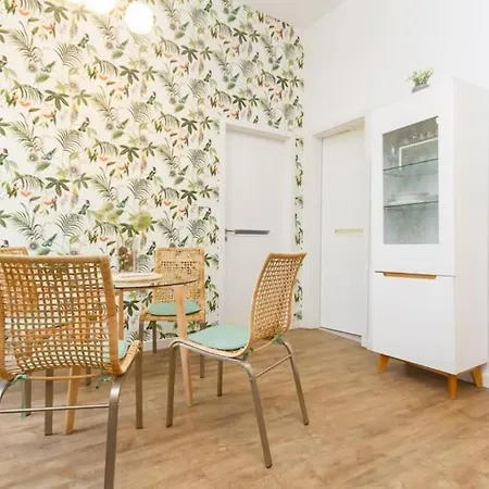 Artwall By Nw Apartment *