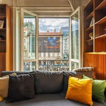 Luxury Design Flat In The Center