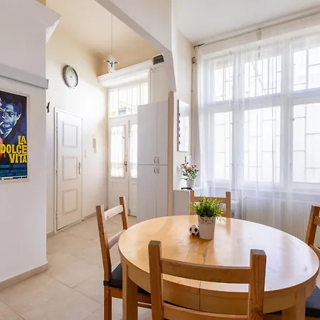 Gde Wesselenyi 8 Budapest