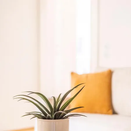 Apartment Exclusive & Cozy W' Balcony *