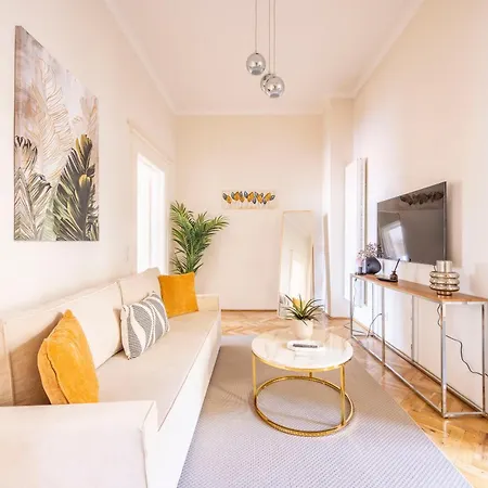 Exclusive & Cozy W' Balcony Apartment