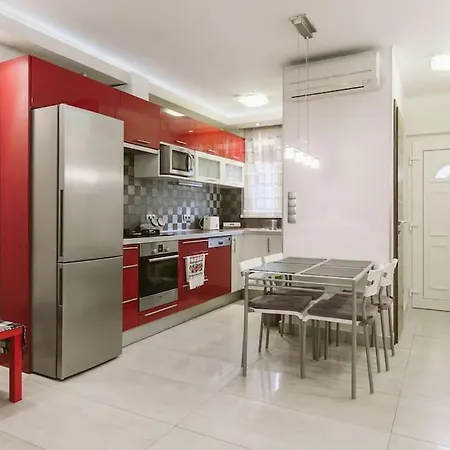 Neat & Comfy Near The Danube Budapest
