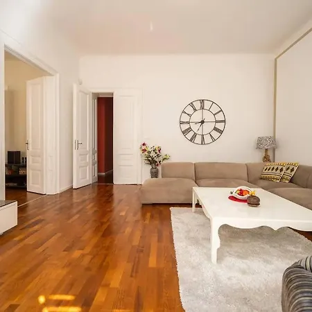 Luxury 2bdr In *