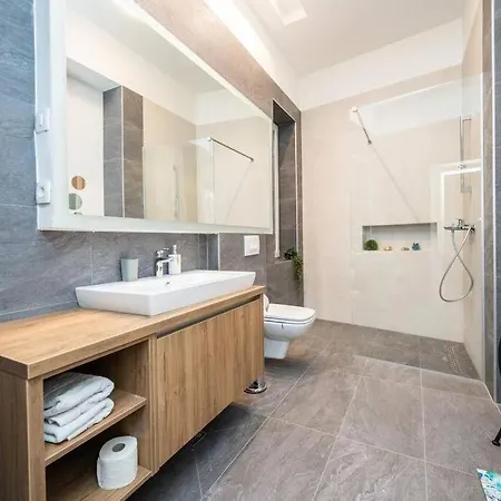 Apartment Luxury 2bdr In