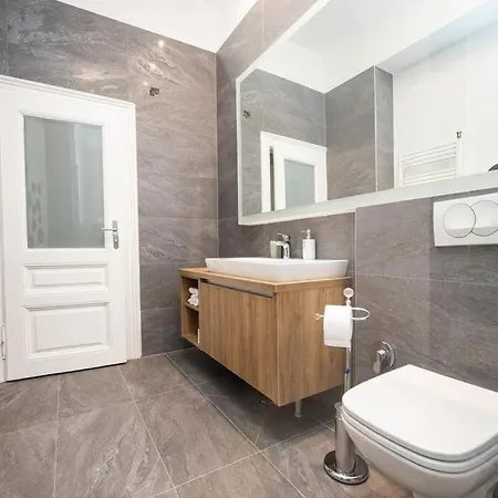 Luxury 2bdr In