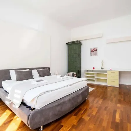 Luxury 2bdr In Budapest