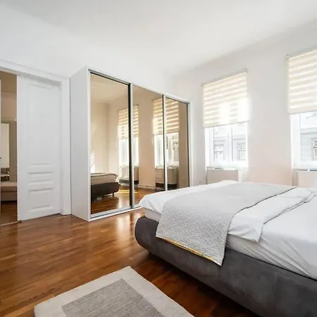 Luxury 2bdr In Apartment Budapest