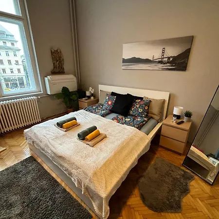 Cozy Panorama Next To The Fashion Street Budapest