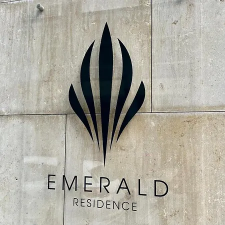 Emerald Luxury