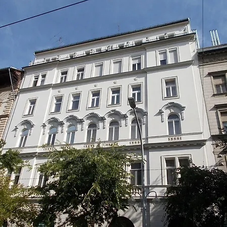 Jozsef * Budapest