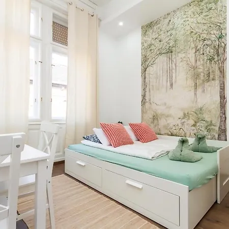 Kertesz Luxe By Nw Apartment