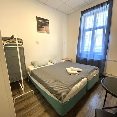 Aradi With Private Bathroom In The Centre