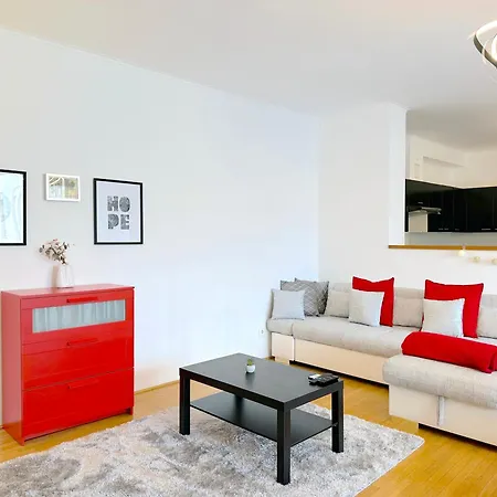Spacious 3-bedroom With Balcony & Free Parking Apartment