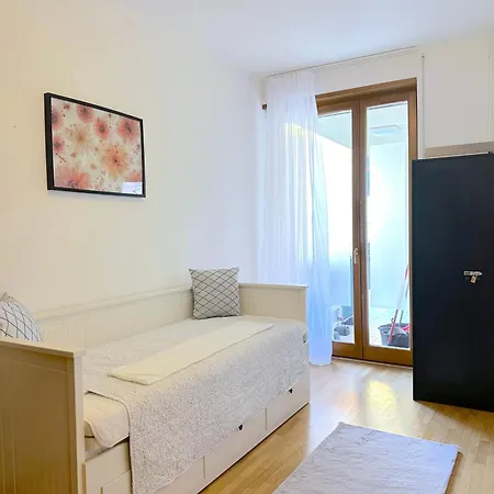 Spacious 3-bedroom With Balcony & Free Parking *