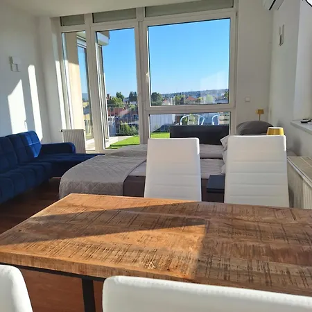 Apartment Penthouse Rooftop With Huge Sky Terrace *