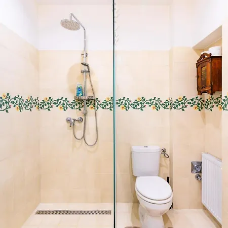 Apartment Luxury Art Nouveau Next To Parliament Building Budapest