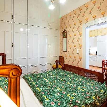 Luxury Art Nouveau Next To Parliament Building Apartment *