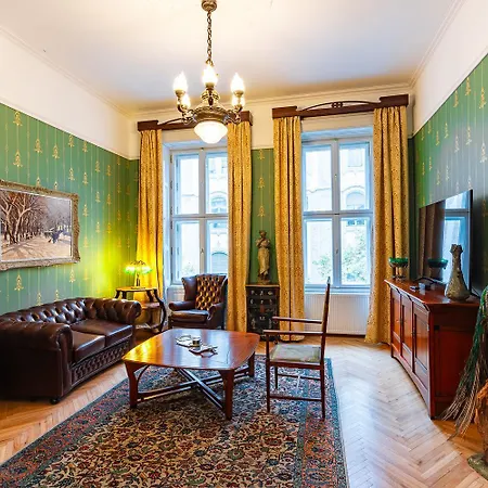 Luxury Art Nouveau Next To Parliament Building Apartment