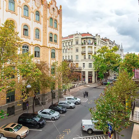 Apartment Luxury Art Nouveau Next To Parliament Building *
