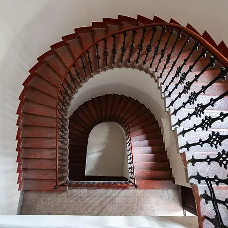 Apartment Luxury Art Nouveau Next To Parliament Building Budapest