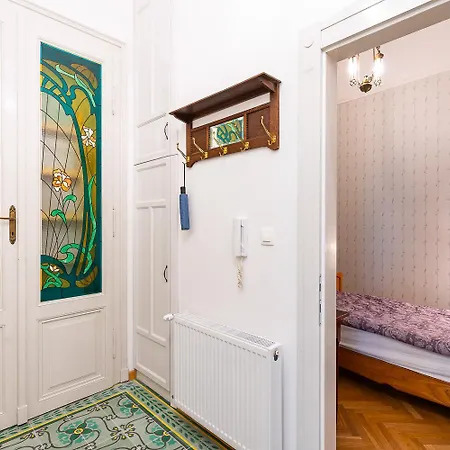 Luxury Art Nouveau Next To Parliament Building Apartment Budapest
