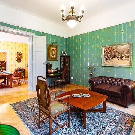 Luxury Art Nouveau Next To Parliament Building Apartment