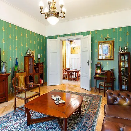 Apartment Luxury Art Nouveau Next To Parliament Building *