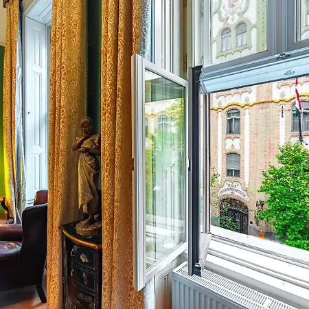 Luxury Art Nouveau Next To Parliament Building