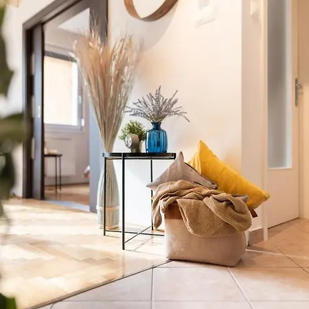 Apartment Bolero