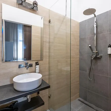 Apartment Luxurious Elizabeth Grand W' Sauna