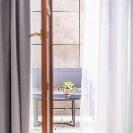 Superb Location & Cozy With Terrace By Prestige Homes Apartment *