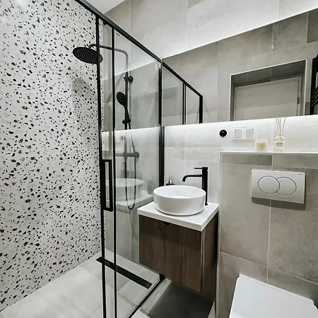 T37 Apartment *