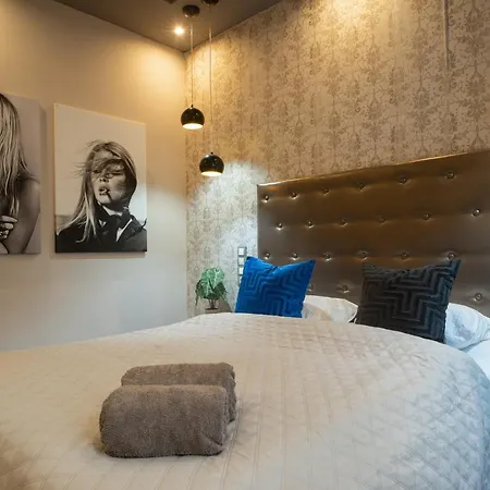 Super Cosy 3br Near Newyork Cafe With Balcony * Budapest