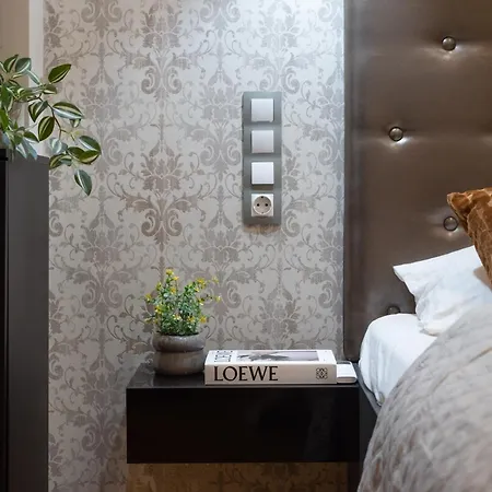 Super Cosy 3br Near Newyork Cafe With Balcony Apartment *